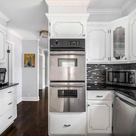 Spacious, Luxury Renovated Home With 4 Kings, Firepit Glen Ellyn Exteriör bild