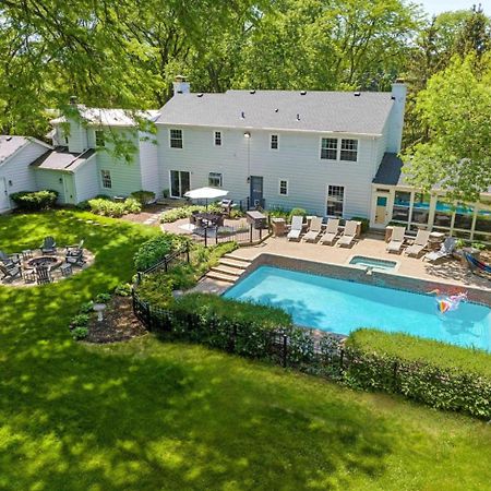 Spacious, Luxury Renovated Home With 4 Kings, Firepit Glen Ellyn Exteriör bild